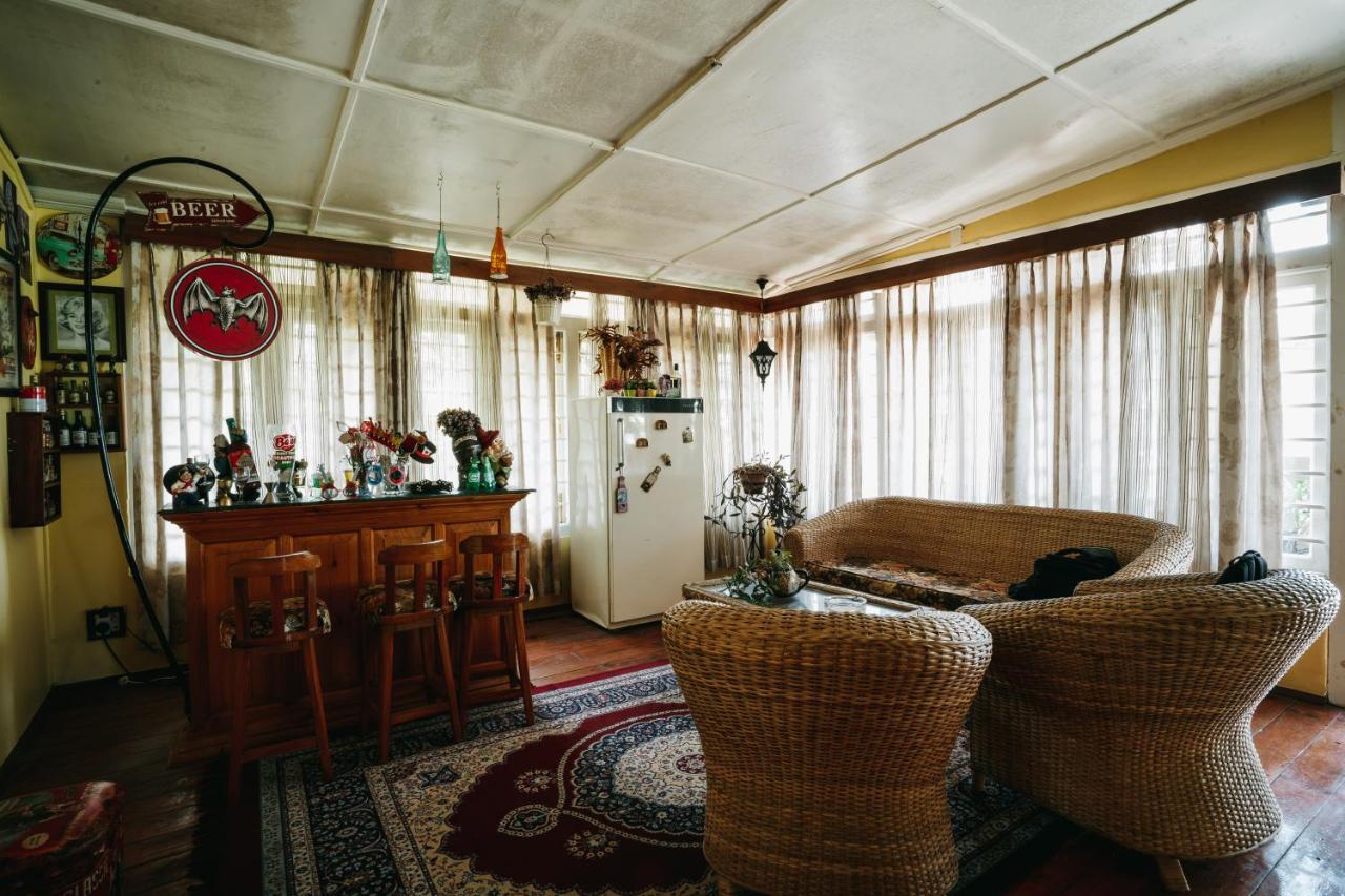 Rock Cliff Home Stay Shillong Exteriör bild