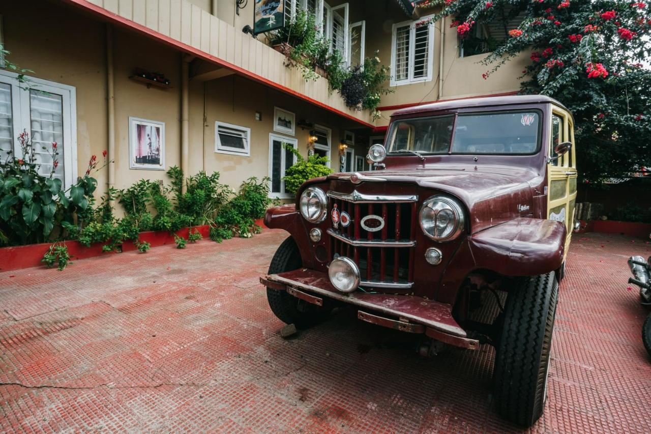 Rock Cliff Home Stay Shillong Exteriör bild