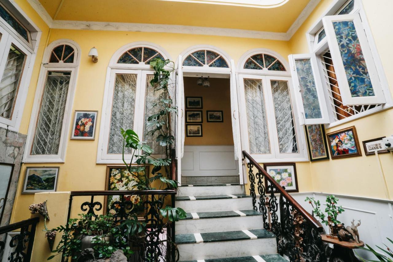 Rock Cliff Home Stay Shillong Exteriör bild