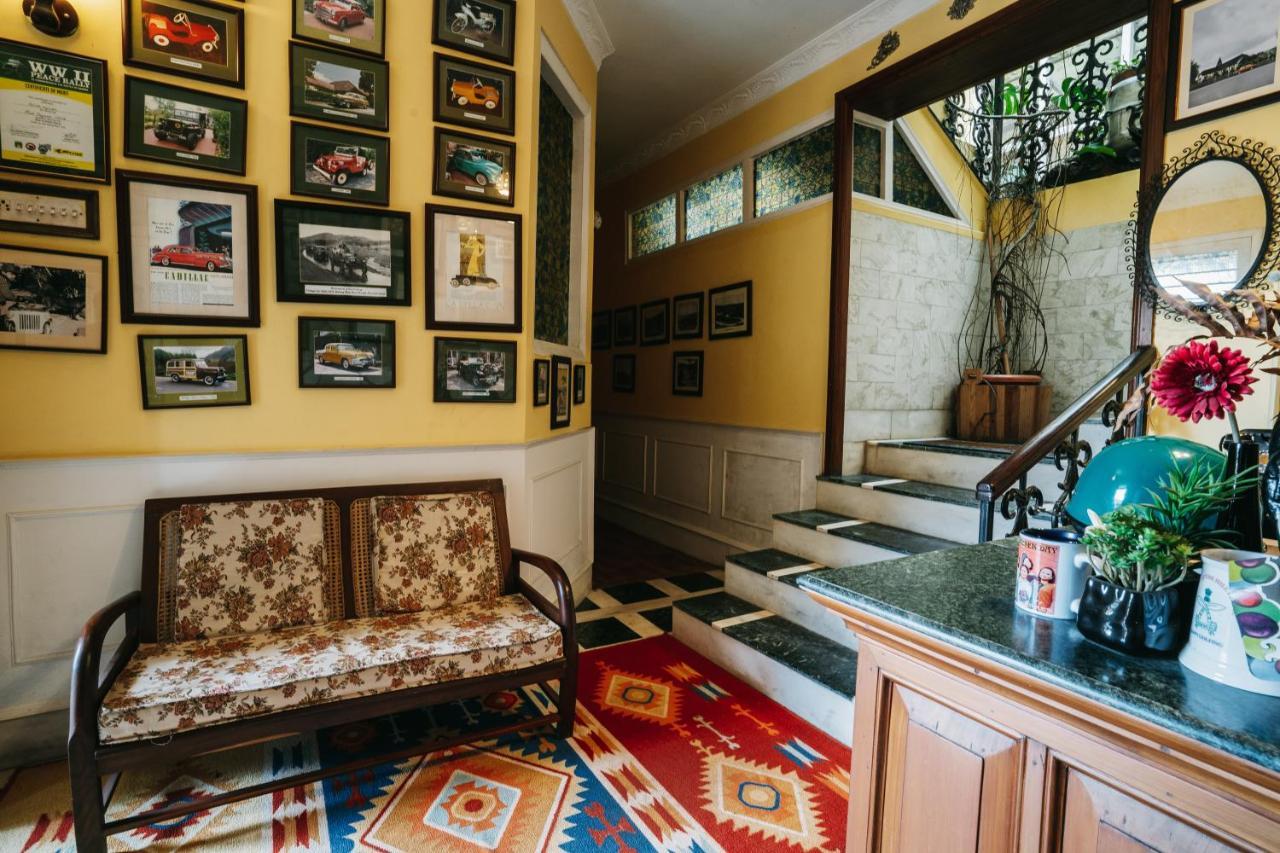 Rock Cliff Home Stay Shillong Exteriör bild