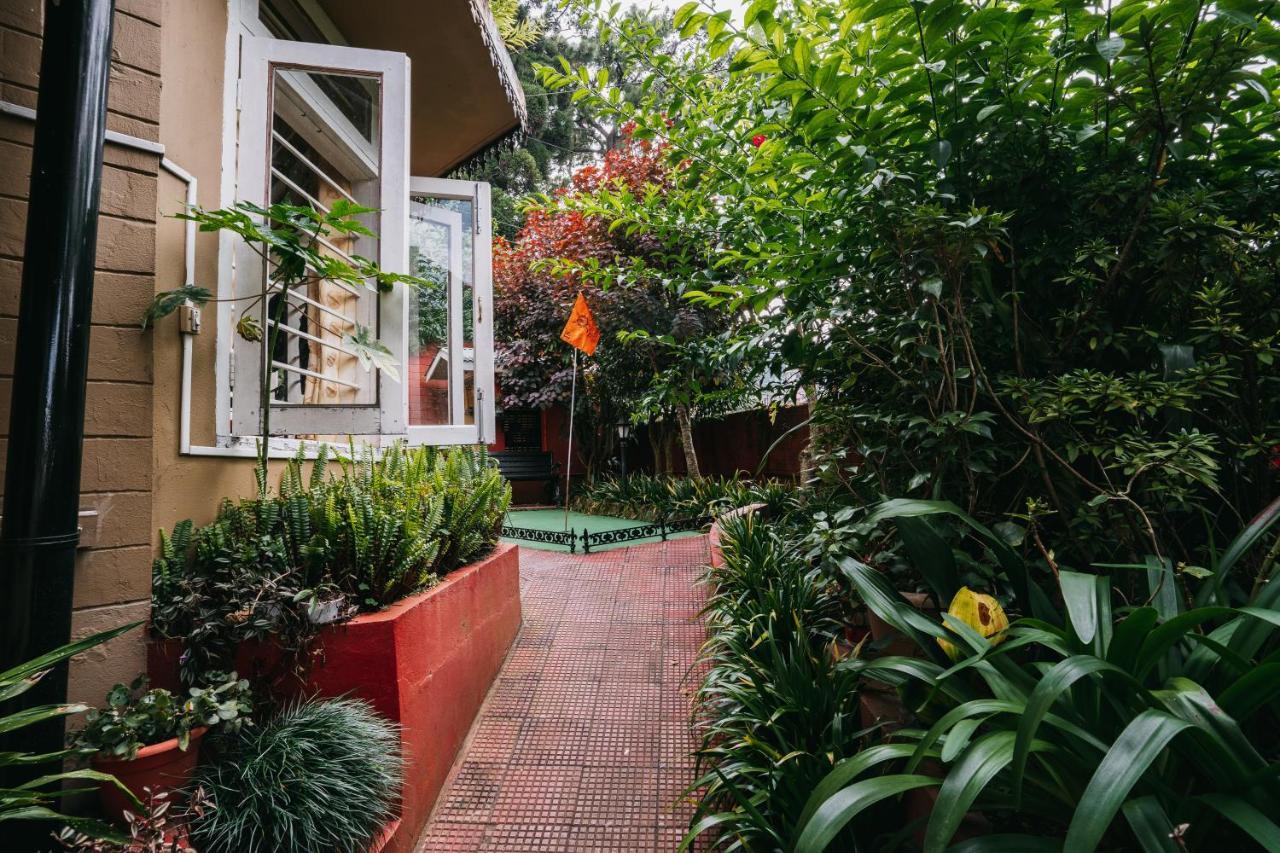 Rock Cliff Home Stay Shillong Exteriör bild