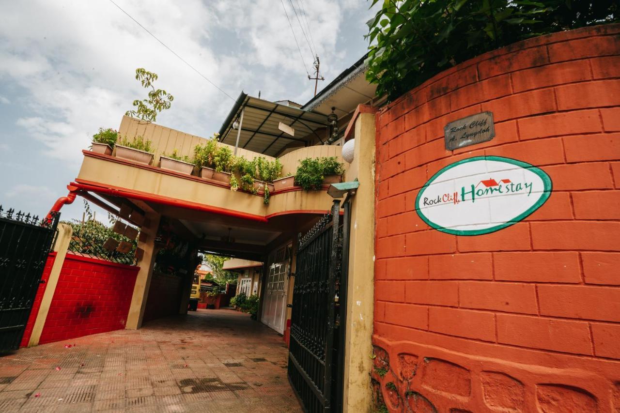 Rock Cliff Home Stay Shillong Exteriör bild