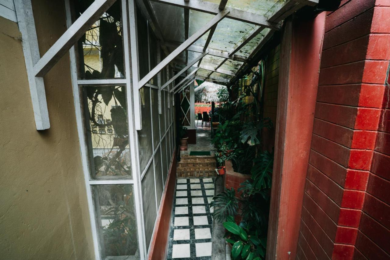 Rock Cliff Home Stay Shillong Exteriör bild