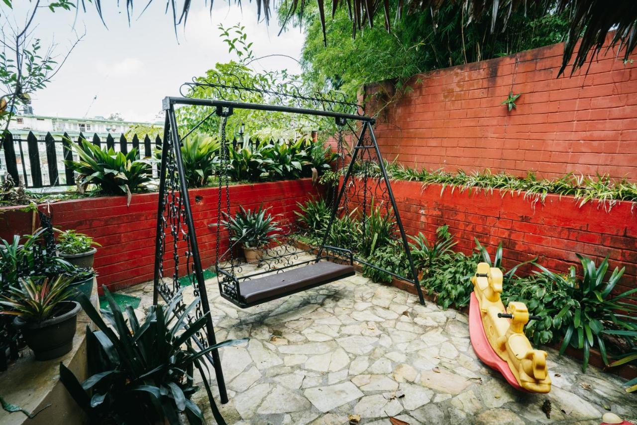 Rock Cliff Home Stay Shillong Exteriör bild