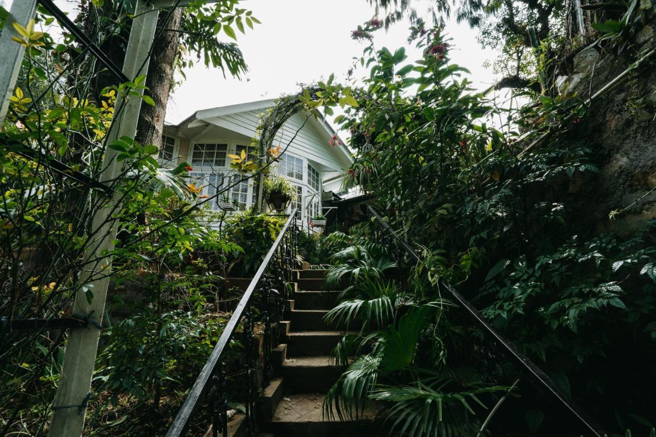 Rock Cliff Home Stay Shillong Exteriör bild